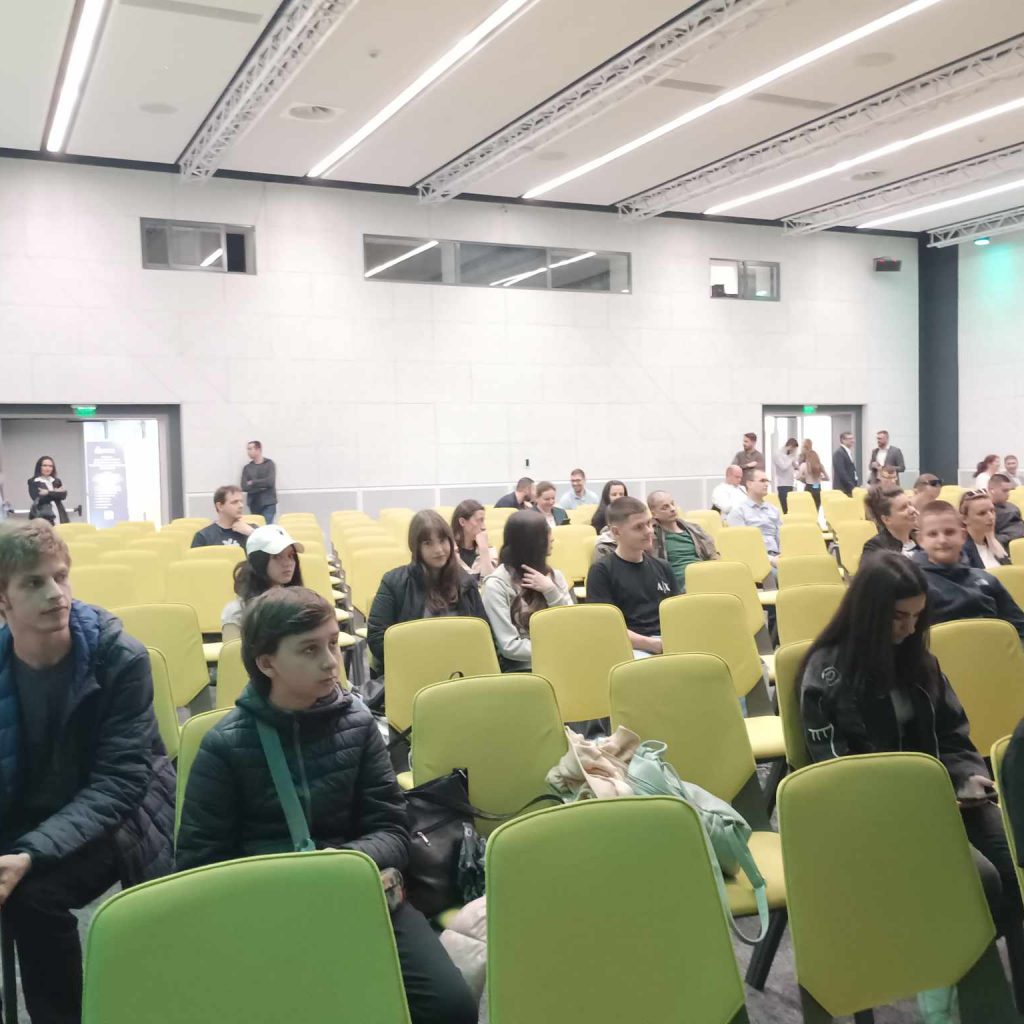 1144f8bf-3350-40ef-9235-fdc449ea5982