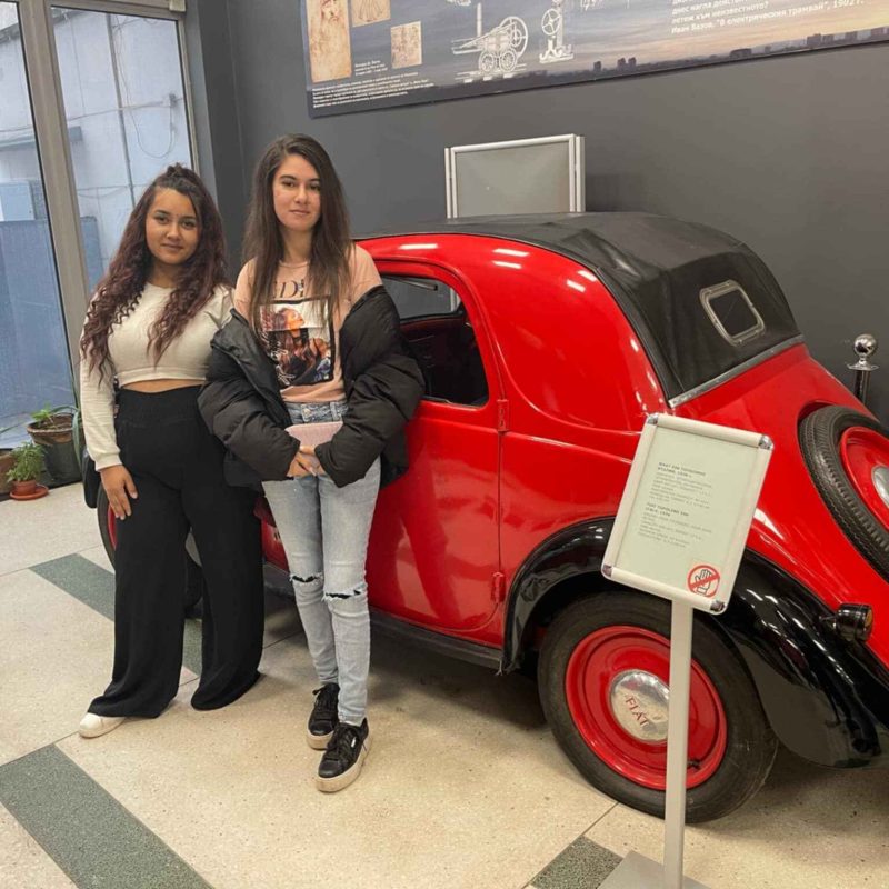 f2de7b85-a4d4-4103-9952-130ea1dc75b6